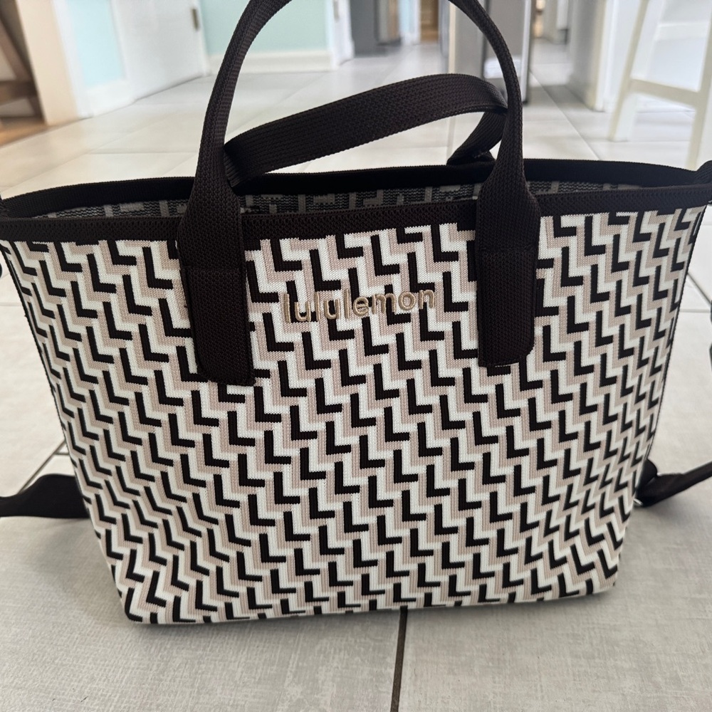 lululemon athletica Geometric Black and White Tote